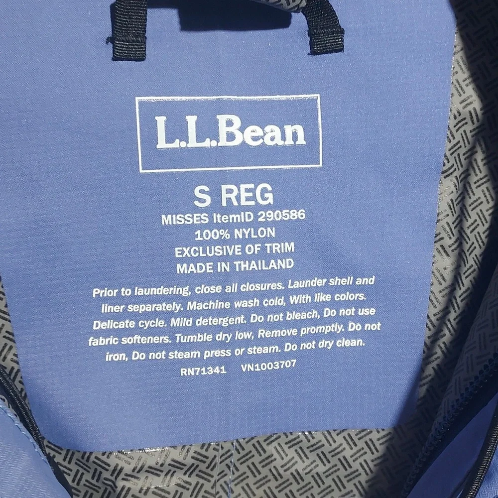 L.L. Bean 26 out hoodie